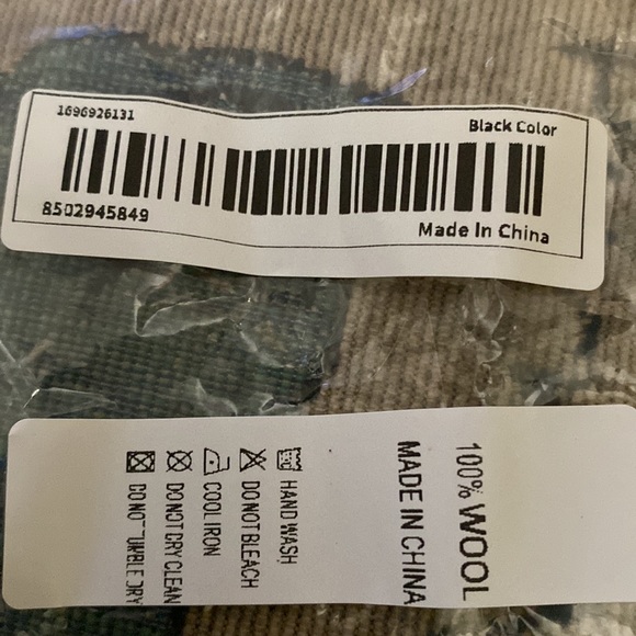 Woman’s Wool Bling Beret Hat - Picture 7 of 7